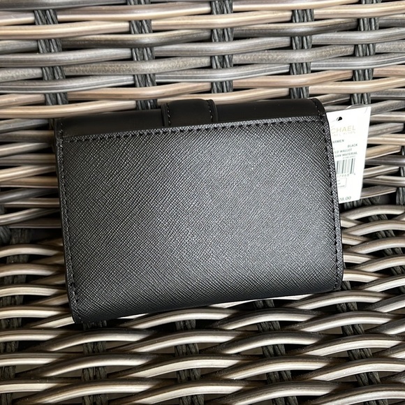 MICHAEL KORS CARMEN MEDIUM LOGO AND FAUX LEATHER WALLET BLACK - Picture 13 of 15